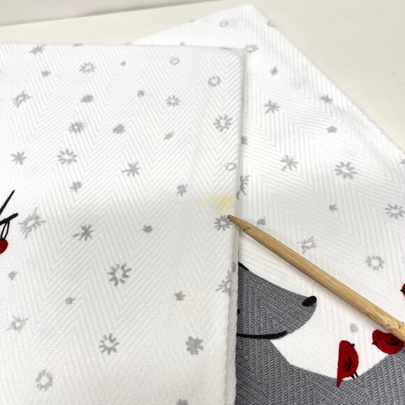 Ellen Degeneres Holiday Deer Kitchen Towels Set of 2 - Picture 2 of 5